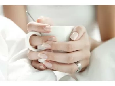 Révéler le secret de la fabrication de l'huile d'ongle maison