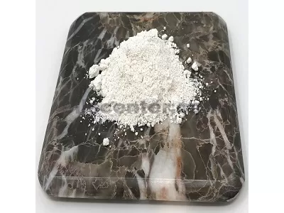 Masques en argile blanche aux huiles essentielles